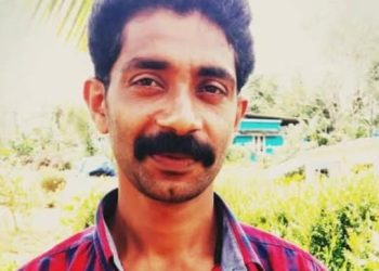 ഇറച്ചി കടയിലേക്ക് മരത്തടി ഇറക്കുന്നതിനിടെ മരം ദേഹത്ത് വീണ് യുവാവ് മരിച്ചു