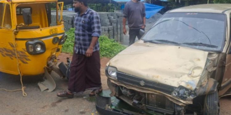 കാറും ഗുഡ്സ് ഓട്ടോയും കൂട്ടി ഇടിച്ച് രണ്ട് പേര്‍ക്ക് പരിക്ക്
