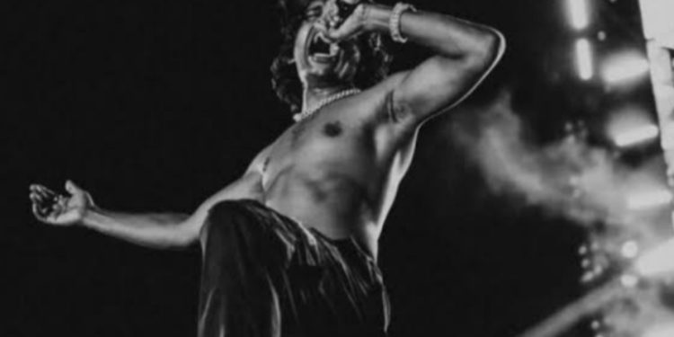 ‘ക്ലാസിക്ക് പാടാനുള്ള തൊണ്ടയില്ലാതെ പോയി; ജനാധിപത്യവും തീവ്ര ഹിന്ദുത്വരാഷ്ട്രീയവും തമ്മിൽ ബന്ധമില്ല’