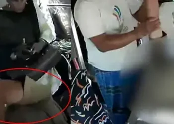 നെഞ്ചുവേദന, ഡ്രൈവർ കുഴഞ്ഞുവീണു; കണ്ടക്ടർ കൈകൊണ്ട് ബ്രേക്കമർത്തി വണ്ടി നിർത്തി