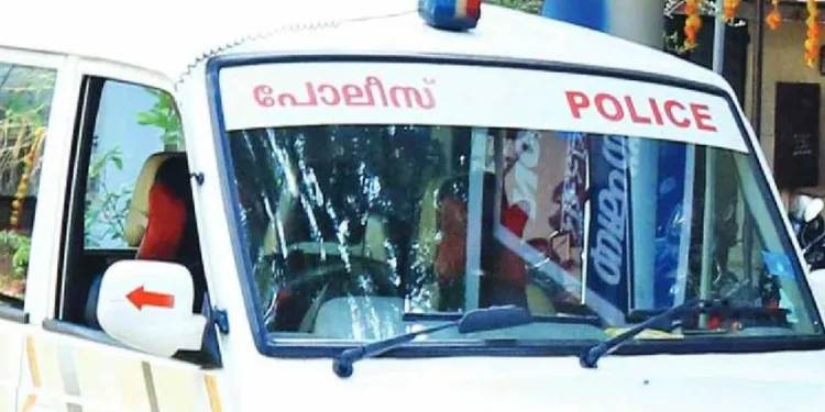 യുവാവിനെ വീട്ടിൽക്കയറി വെട്ടിക്കൊന്നു; തടയാനെത്തിയ ഭാര്യയ്ക്കും വെട്ടേറ്റു, സംഭവം കണ്ണൂരിൽ