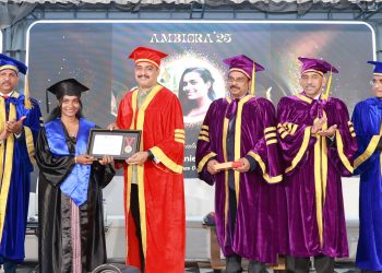 ഡോ. മൂപ്പൻസ് കോളേജ് ഓഫ് ഫാർമസിയിൽ ബിരുദദാനം നടത്തി