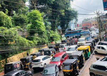 മാനന്തവാടി ബസ്‌സ്റ്റാൻ്റ് പരിസരത്ത് ഗതാഗതകുരുക്ക് തുടർക്കഥയാകുന്നു