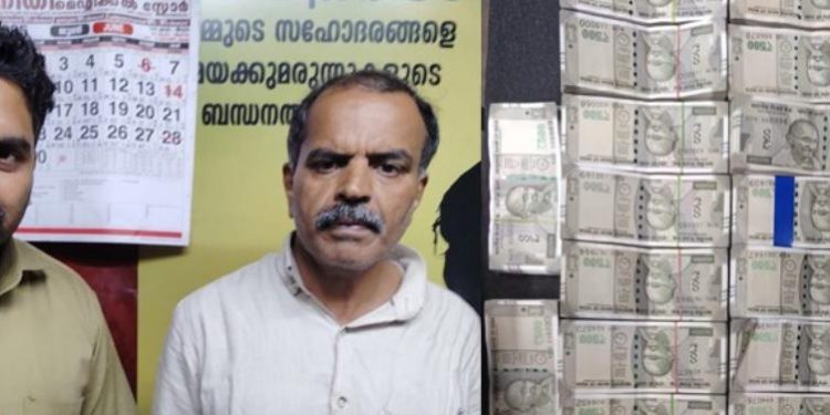 രേഖകളില്ലാതെ കടത്തുകയായിരുന്ന 17 ലക്ഷത്തി അമ്പതിനായിരം രൂപ പിടിച്ചെടുത്തു