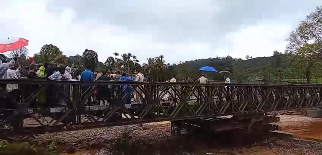 ഞങ്ങൾക്ക് ഇനി ജീവിക്കണ്ട; ചൂരൽമലയിൽ നാട്ടുകാരുടെ പ്രതിഷേധം