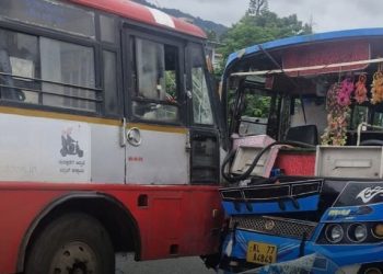 സ്വകാര്യബസ്സും കർണാടക ആർടിസിയും കൂട്ടിയിടിച്ച് അപകടം