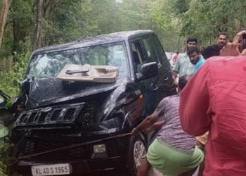 കർണാടകയിൽ വാഹനാപകടം :അഞ്ച് പേർക്ക് പരിക്ക്