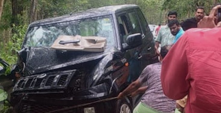 കർണാടകയിൽ വാഹനാപകടം :അഞ്ച് പേർക്ക് പരിക്ക്