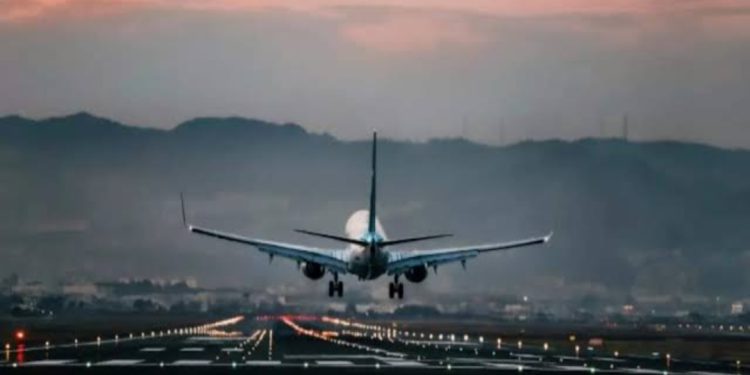 വിമാനം പറന്നുയരുന്നതിനു കെട്ടിടങ്ങളും മരങ്ങളും തടസ്സമാണെങ്കിൽ നീക്കം ചെയ്യാം: കരടുചട്ടം പുറത്ത്