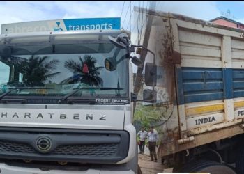 ലോറിയിടിച്ച് വൈദ്യുതി പോസ്റ്റ് തകർന്നു