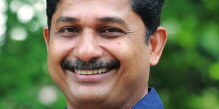 നാട്ടിൽ പിന്നിലായെന്ന് കരുതി മോശക്കാരനാകില്ല; രാഹുൽ ഗാന്ധി അവിടെ തോറ്റിട്ടല്ലേ ഇവിടെ വന്നു നിന്നത്’;എം. സ്വരാജ്