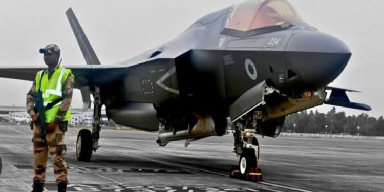 എഫ് 35 യുദ്ധവിമാനം; വിദഗ്ധ സംഘത്തിനായി കാത്തിരിപ്പ്, വിമാനത്താവളത്തിന് വാടക നൽകേണ്ടിവരും