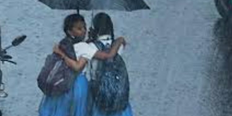 വിദ്യാഭ്യാസ സ്ഥാപനങ്ങൾക്ക് നാളെ അവധി