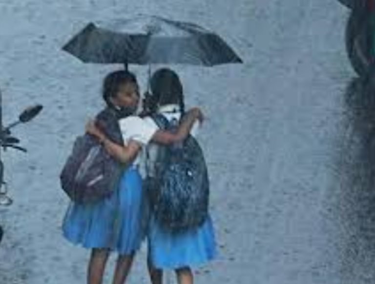 ന്യൂനമർദ്ദം:സംസ്ഥാനത്ത് വരും ദിവസങ്ങളിലും മഴ തുടരും