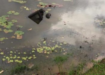 ഓഫ്റോഡ് ജീപ്പ് കാരാപ്പുഴ അണക്കെട്ടിൽ വീണു