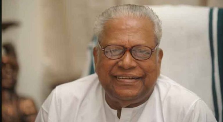 വി.എസ്.അച്യുതാനന്ദനെ ആശുപത്രിയിൽ പ്രവേശിപ്പിച്ചു