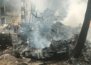 വിമാനം പറത്തിയിരുന്നത് പരിചയസമ്പന്നരായ പൈലറ്റുമാർ, സഹപൈലറ്റ് അപായ സന്ദേശം നൽകി