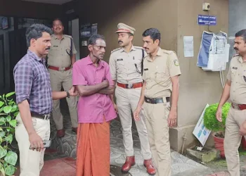 ഹോട്ടലിൽ മോഷണത്തിനെത്തി ഓംലറ്റ് അടിച്ചു, ബീഫ് ചൂടാക്കി കഴിച്ചു; മോഷ്ടാവ് പിടിയിൽ