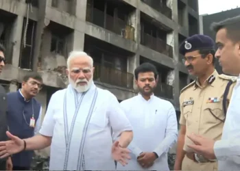 ദുരന്തഭൂമി സന്ദർശിച്ച് പ്രധാനമന്ത്രി; പരുക്കേറ്റവരെ ആശുപത്രിയിലെത്തി കണ്ടു