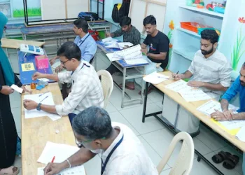 നിലമ്പൂര്‍ വിധിയെഴുതുന്നു; വോട്ടെടുപ്പ് തുടങ്ങി