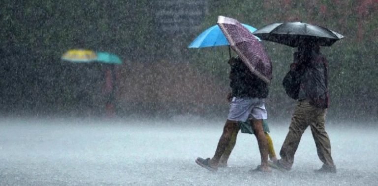 ഇന്നും നാളെയും കൂടി ശക്തമായ മഴ തുടരും; എട്ട് ജില്ലകളില്‍ മഴ മുന്നറിയിപ്പ്