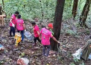 താമരശ്ശേരി ചുരത്തിൽ ശുചീകരണ പ്രവൃത്തികള്‍ നടത്തി