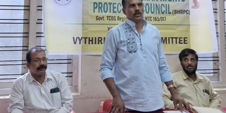 പെതു ശൗചാലയം നിർമ്മിക്കണം