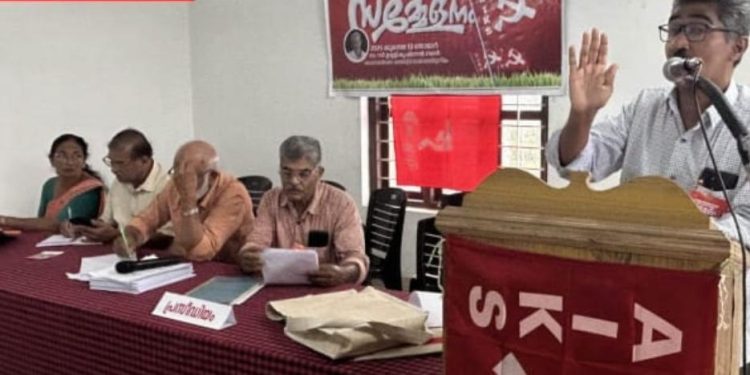 പട്ടയ ഭൂമിയിലെ ഈട്ടി മരം മുറിക്കാൻ അനുമതി തേടി കർഷക സംഘം