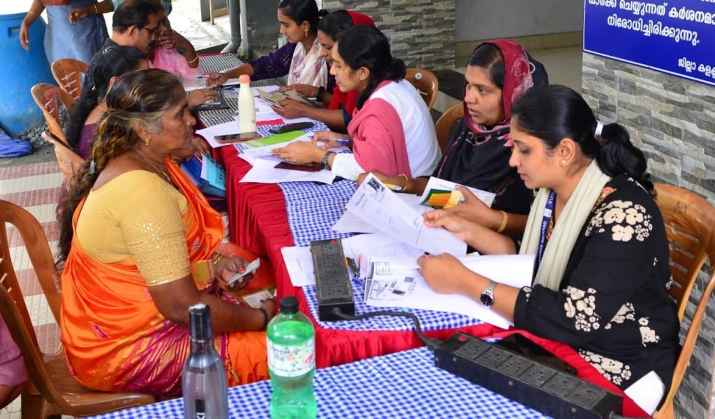 മുണ്ടക്കൈ-ചൂരല്‍മല ഉരുള്‍ ദുരന്തം :എൻറോള്‍മെന്റ് ക്യാമ്പിൽ 340 ഗുണഭോക്താക്കൾ വിവരങ്ങൾ കൈമാറി