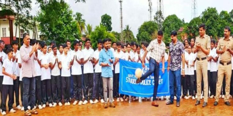 ലഹരിക്കെതിരെ ജഗ്ലിങ്ങ് ചാലഞ്ചുമായി പനമരം കുട്ടി പോലീസ്