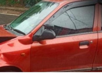 നിയന്ത്രണം വിട്ട കാർ വൈദ്യുതി പോസ്റ്റിലിടിച്ചു