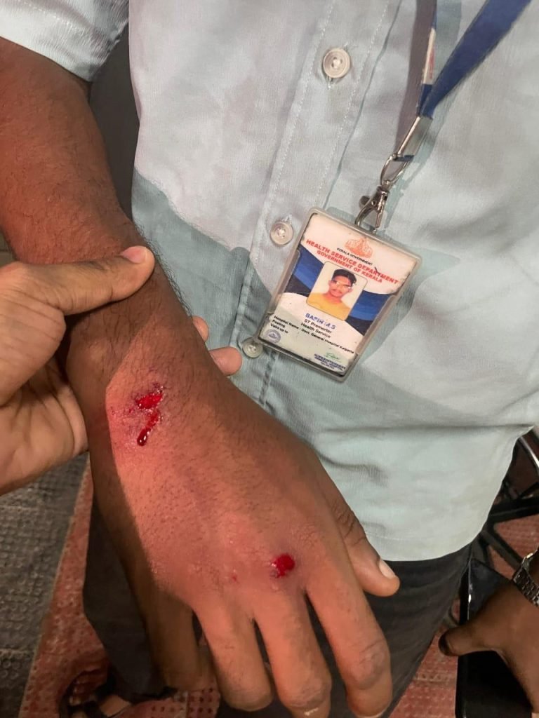 ബയോപ്സി റിപ്പോർട്ട് വൈകിയതിനെ കുറിച്ച് ചോദിച്ചു:യുവാവിന് മർദ്ദനം