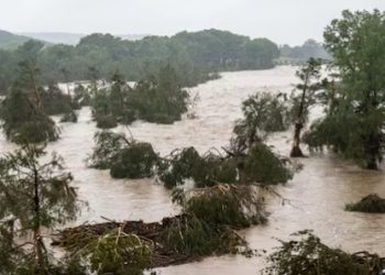 ടെക്സസിൽ മിന്നൽ പ്രളയം; 13 മരണം, 20 പെൺകുട്ടികളെ കാണാതായി