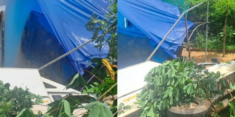 പിക്കപ് വാൻ മറിഞ്ഞു