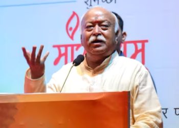 75 വയസ്സിൽ വിരമിക്കണം, പ്രായമെത്തിയാൽ സന്തോഷത്തോടെ വഴിമാറണമെന്ന് മോഹൻ ഭാഗവത്; മോദിക്കുള്ള സന്ദേശമെന്ന് പ്രതിപക്ഷം