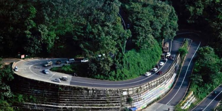 ചുരം റോഡുകളിൽ നിയന്ത്രണം