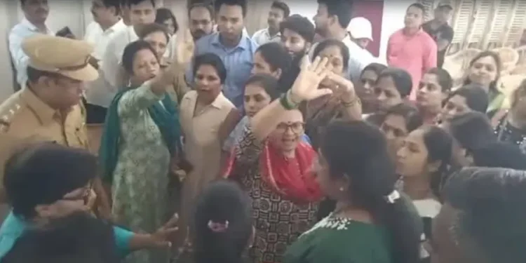വിദ്യാര്ഥിനികളെ വിവസ്ത്രരാക്കി ആർത്തവ പരിശോധന; പ്രിന്സിപ്പലും അറ്റന്ഡറും അറസ്റ്റില്