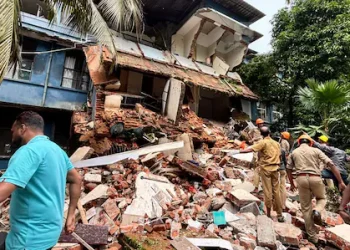 കോട്ടയം മെഡിക്കൽ കോളജിലെ കെട്ടിടം തകർന്നു; 2 പേർക്ക് പരുക്ക്