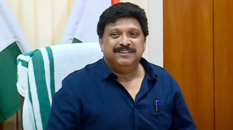 അനിശ്ചിതകാല ബസ് സമരം: ബസുടമകളെ ചര്‍ച്ചയ്ക്ക് വിളിച്ച് ഗതാഗതമന്ത്രി