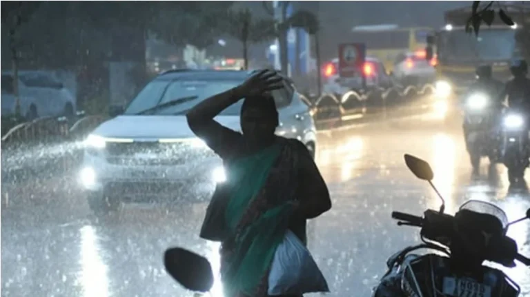 തീവ്രന്യൂനമർദം: പെരുമഴ പെയ്യും; നാല് ജില്ലകളിൽ റെഡ് അലർട്ട്