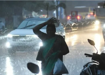 തീവ്ര ന്യൂനമര്‍ദ്ദം, സംസ്ഥാനത്ത് മഴ കനക്കുന്നു; അഞ്ചു ജില്ലകളില്‍ അതിശക്ത മഴ മുന്നറിയിപ്പ്