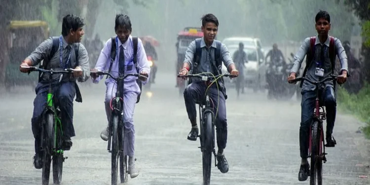 വേനലവധി ജൂണ്, ജൂലൈ മാസത്തിലേക്ക് മാറ്റിയാലോ?; ചര്ച്ചക്ക് തുടക്കമിട്ട് വി ശിവന്കുട്ടി
