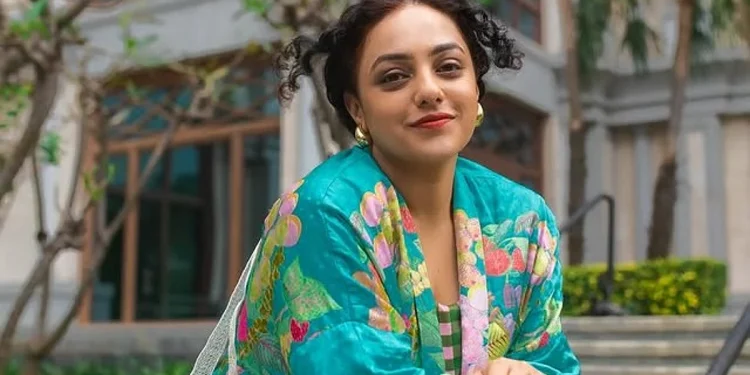 ‘ദേശീയ അവാർഡ് വാങ്ങിയത് ചാണകം പുരണ്ട നഖങ്ങളുമായി’; ചാണക വറളി ഉണ്ടാക്കാൻ പഠിച്ച അനുഭവം പറഞ്ഞ് നിത്യ മേനോൻ