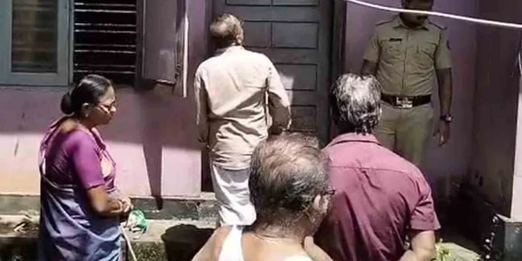 വീടിന് മുന്നില്‍ വയോധിക ഷോക്കേറ്റ് മരിച്ച നിലയില്‍