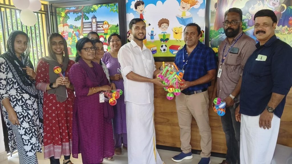 ഇമ്മ്യൂണൈസേഷൻ ബ്ലോക്കിലെത്തുന്ന കുരുന്നുകൾക്കായി കളിപ്പാട്ടം വിതരണം ചെയ്തു