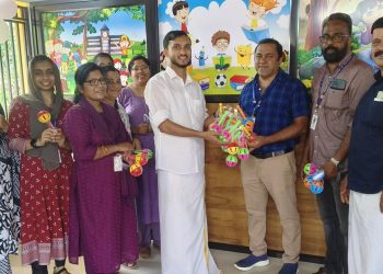 ഇമ്മ്യൂണൈസേഷൻ ബ്ലോക്കിലെത്തുന്ന കുരുന്നുകൾക്കായി കളിപ്പാട്ടം വിതരണം ചെയ്തു