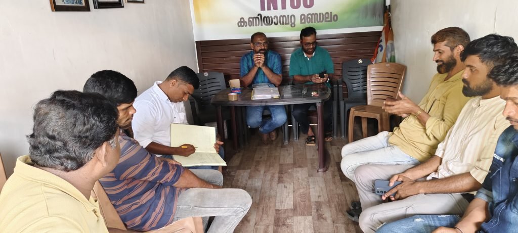 ഐഎൻടിയുസി ഓട്ടോ ടാക്സി കമ്പളക്കാട് യൂണിറ്റ് സമ്മേളനവും, ഭാരവാഹി തെരഞ്ഞെടുപ്പും നടത്തി