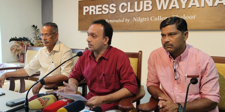 തോട്ടഭ‍ൂമി വാങ്ങി സാമ്പത്തിക തട്ടിപ്പ്‌ മുസ്ലീം ലീഗ്‌ ജനങ്ങളോട്‌ മറുപടി പറയണം: സിപിഐ എം