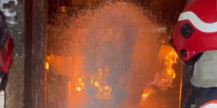 ഇന്ത്യന്‍ കോഫി ഹൗസ്സില്‍ ഗ്യാസ് ലീക്കായി തീ പടര്‍ന്നു