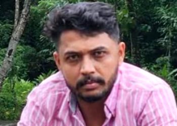 യുവാവിനെ വീട്ടിൽ വിളിച്ചുവരുത്തി പെൺ സുഹൃത്ത് വിഷം നൽകി? ‘അവളെന്നെ ചതിച്ചു’: മരണമൊഴിക്ക് പിന്നാലെ പൊലീസ്